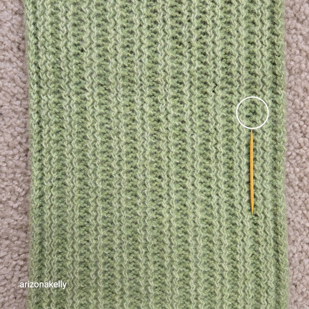 Castlerig Cashmere Green Knit Scarf *TINY REPAIRED HOLE* - Picture 4 of 12